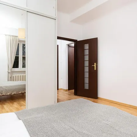 New Town By Renters * Βαρσοβία