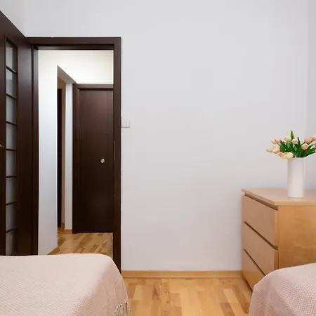 New Town By Renters Apartamento *